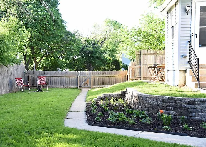 Cozy Home Near All Milwaukee Attractions