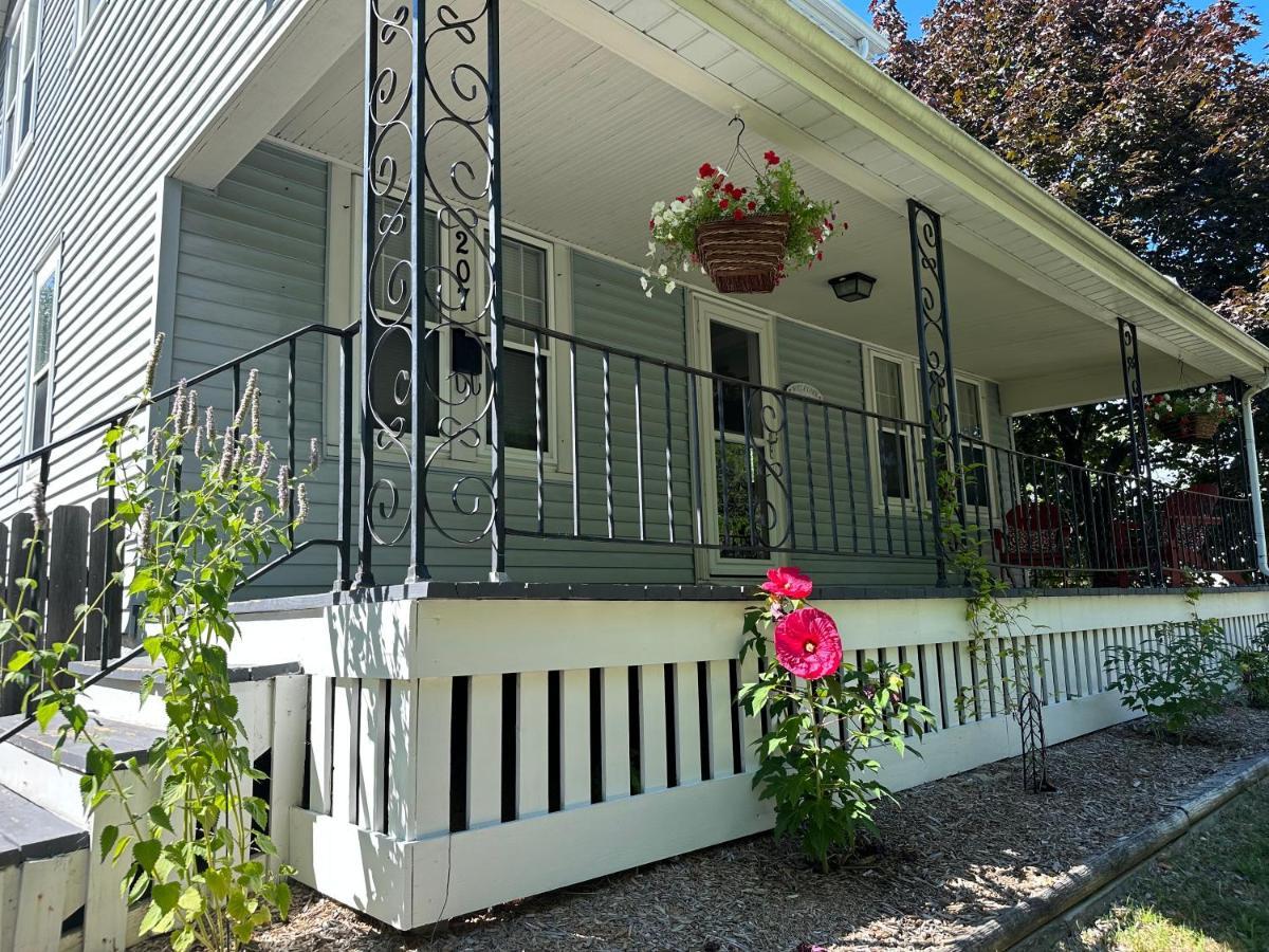 Cozy Near Attractions Holiday home